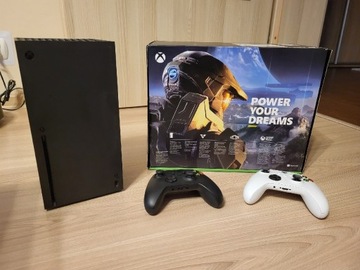 Konsola Xbox Series X + 2 pady + zestaw gier