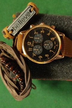 Zegarek męski WOLNOŚĆ w podróż z 4 bransoletkami