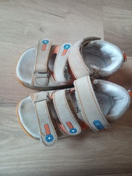 Skórzane sandałki niemowlęce 