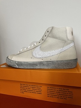 Nike Blazer Mid 77 SE EMB