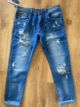 Jeans ze zdobieniami