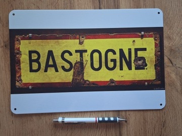 Metalowa Tablica - Miasto Bastogne