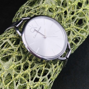 Piękny zegarek damski CK w kolorze srebrnym