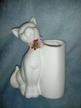 Ceramiczna figurka wazonik z kotem