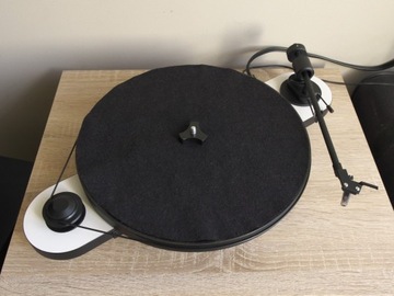 Stylowy gramofon Pro-Ject Elemental