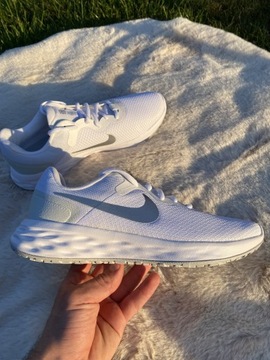 Białe sportowe buty Nike Revolution 6, 40.5 rozm.