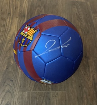 Robert Lewandowski - piłka z autografem Barcelona