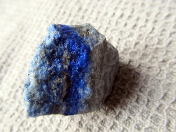 Naturalny LAPIS LAZULI z pirytem.