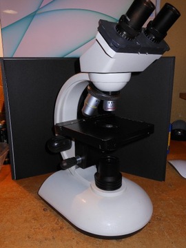 Microscop MOTIC 1820