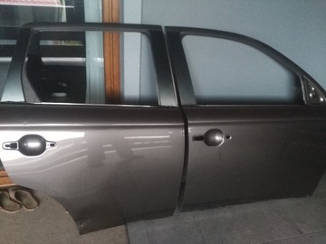 Mitsubishi outlander drzwi prawe  2015-2020