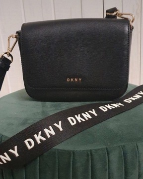 Czarna torebka dkny