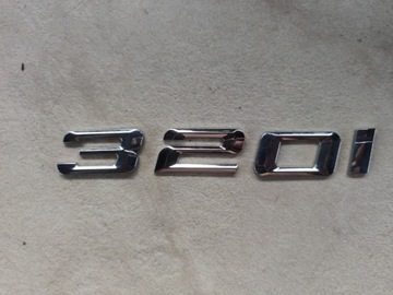 Emblemat BMW F30 320i
