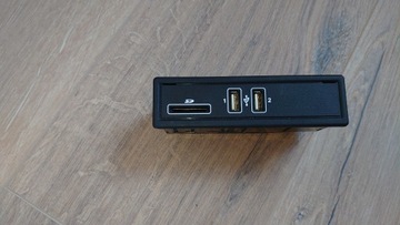 Moduł USB Mercedes W213 W238