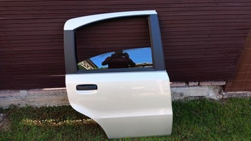 Fiat Panda II drzwi tył prawe z 2010 r Igły