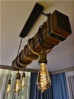 Lampa żyrandol wisząca z drewnianej belki E 27