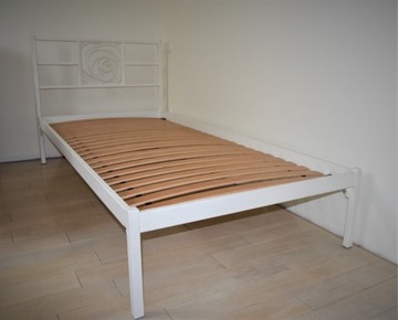 Łóżko białe, metalowe firmy Artbed