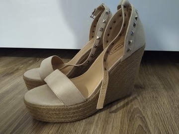 Sprzedam espadryle na koturnie