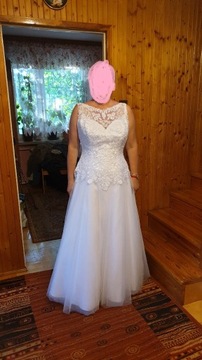 Tiulowa suknia ślubna rozmiar 44