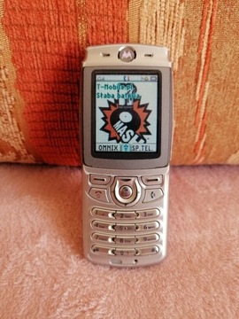 Motorola E365.   