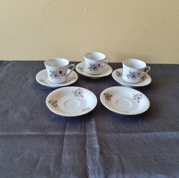 Porcelanowe filiżanki do kawy lub herbaty - PRL
