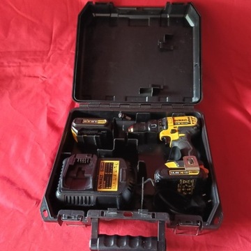 Wkrętarka DeWalt DCD730 2x 1,5Ah ładowarka walizka