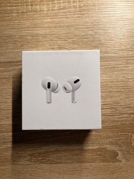 AirPods Pro.    