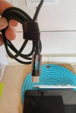 Kabel USB typ C z wyświetlaczem 