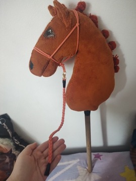 Pomarańczowy halter z uwiązem dla hobby horse