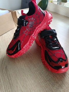 Nowe buty Spiderman rozmiar 35