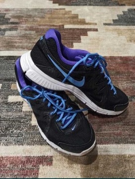 Nike damskie buty do biegania fitness 39