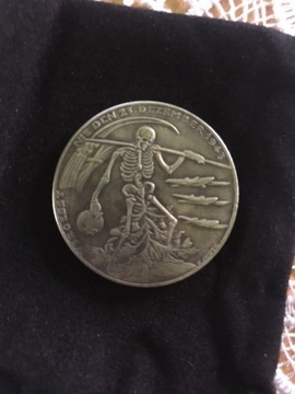 Moneta Kolekcjonerska 1943 czaszka 