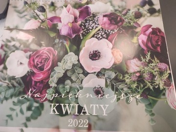 Kalendarz ścienny 2022 bukiety kwiaty