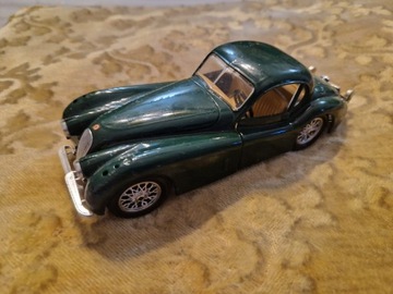 Model 1:24 burago Jaguar XK 120