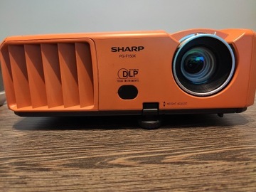 Projektor Sharp DLP PG-f150x