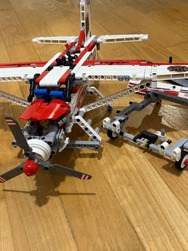 LEGO Technic 42065 zdalnie sterowana wyścigówka