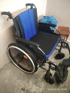 Wózek inwalidzki nowy. 