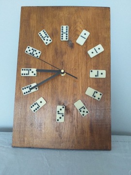 Zegar rękodzieło na desce domino na prezent