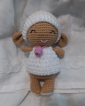 Owca, owieczka  szydełkowa, amigurumi.