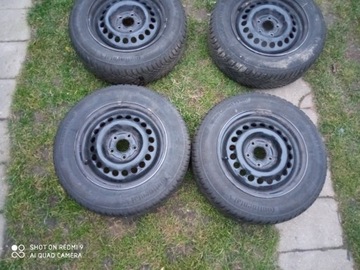 Opony Zimowe plus felgi stalowe 195/65R15 