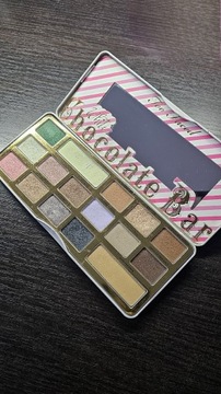 Too Faced - White Chocolate Bar. Paletka cieni do powiek.