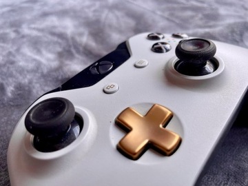Xbox One Oryg.Pad Lunar White/Gold Special Edytion