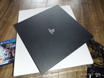 Konsola Sony PlayStation 4 Pro 1TB z grami 