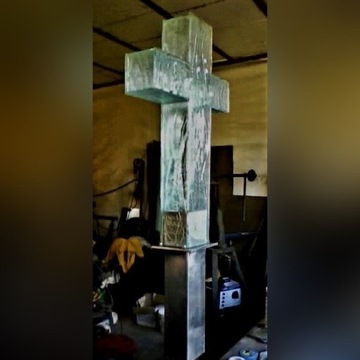Krzyż szklany na nagrobek