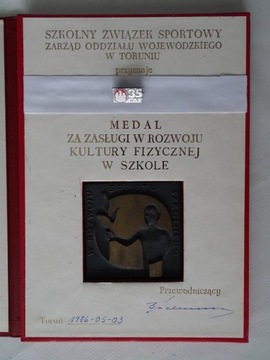 Medal ZW Szkolnego Związku Sportowego w Toruniu.