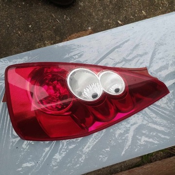 Lampy tylne Mazda 5
