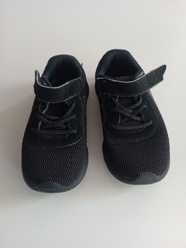 Nike, model Tanjun PS, w rozmiarze 26 długość wkładki 15cm, Kolor czarny
