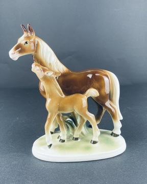 Figurka porcelanowa konie klacz ze źrebakiem