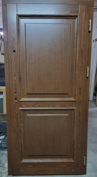 Drewniane drzwi zewnętrzne, sosna lita, orzechowe