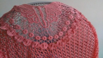 Długa różowa kamizelka z haftem roz.M