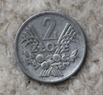 Moneta 2 złote "Jagody" z 1973 roku.